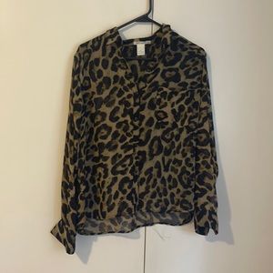 Leopard print blouse women’s sIze M